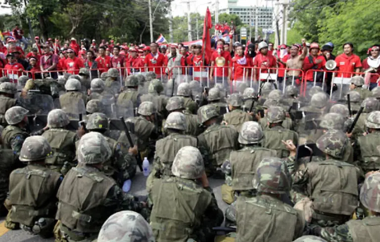 133-und-ruft-den-Notstand-in-Bangkok-aus