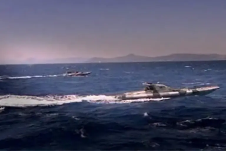 Die-Weltoeffentlichkeit-ist-alarmiert-Vor-der-Kueste-Somalias-machen-Piraten-immer-wieder-Jagd-auf-Schiffe