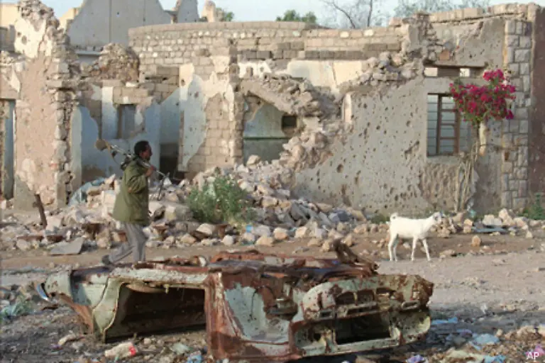Nach-dem-Sturz-Barres-verstrickten-sich-die-verschiedenen-Staemme-in-einen-Buergerkrieg-um-seine-Nachfolge-Die-staatliche-Ordnung-zerfiel-voellig