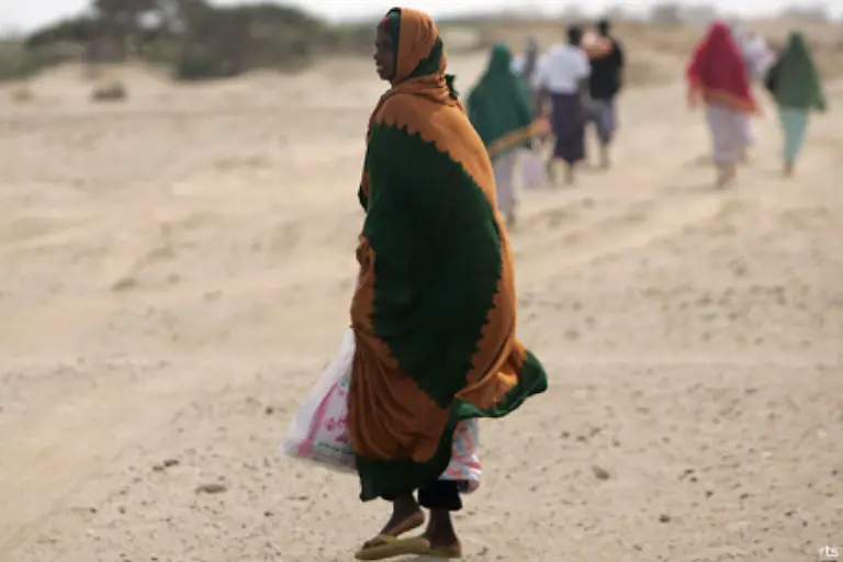 Das-fuehrte-zu-einer-Massenflucht-Innerhalb-weniger-Monate-flohen-Hunderttausende-aus-Mogadischu-insgesamt-wird-die-Zahl-der-Fluechtlinge-auf-ueber-eine-Million-geschaetzt