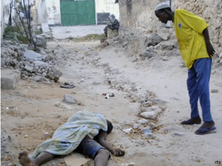 Die-Auseinandersetzungen-werden-mit-brutaler-Haerte-gefuehrt-Die-Menschenrechtsorganisation-Human-Rights-Watch-beklagt-auf-beiden-Seiten-Kriegsverbrechen-Fuer-die-Menschen-in-Somalia-gibt-es-keinerlei-Schutz-vor-den-Wirren-der-Kaempfe-Es-gibt-keine-effektive-Polizei