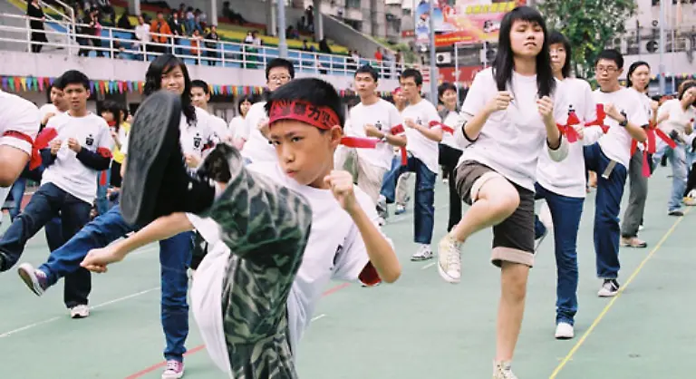 Groesster-Kickbox-Kurs-Insgesamt-986-Menschen-nahmen-im-Maerz-2007-an-einem-Kickbox-Kurs-in-Mongkok-Hongkong-teil