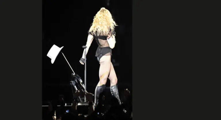 wie-das-Geraekel-auf-der-Buehne-von-Pop-Granny-Madonna