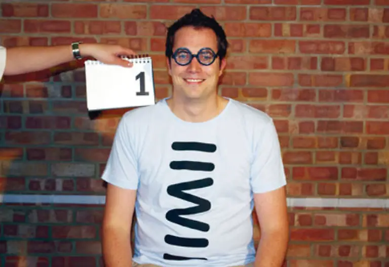 Meiste-gleichzeitig-getragene-T-Shirts-Am-14-September-2007-zog