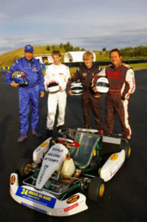 Groesste-mit-einem-Kart-zurueckgelegte-Strecke-Das-Team-Equipe-Vitesse-schaffte-am-20-und-21-September-2007-auf-dem-Teesside-Karting-Track-in-Middlesbrough-GB-2056-7-Kart-Kilometer-in-24-Stunden