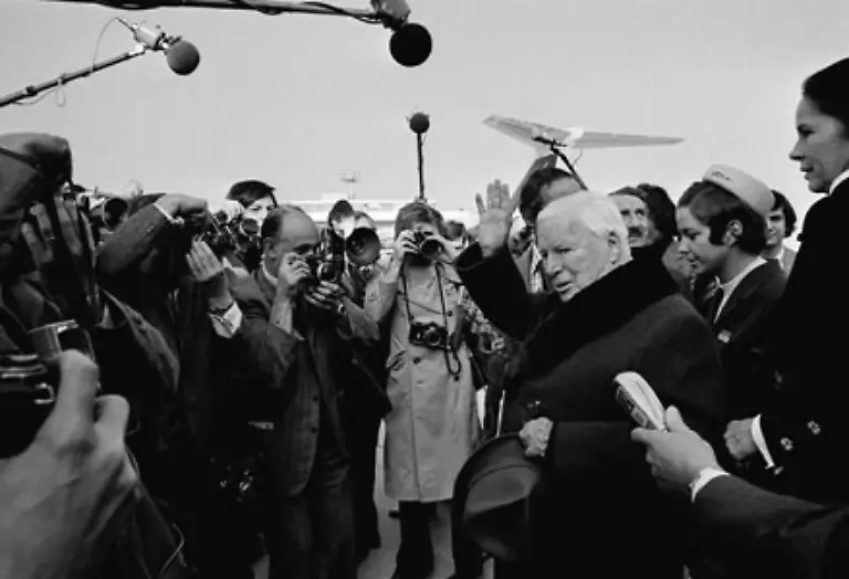 Doch-nun-kommt-der-Vorwurf-hinzu-Chaplin-betreibe-Kriegshetze-und-er-sei-Kommunist