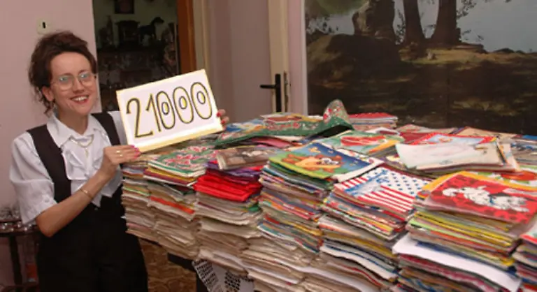Groesste-Servietten-Sammlung-Die-weltweit-groesste-Serviettensammlung-gehoert-Antnia-Kozkov-Slowenien-Sie-begann-1997-mit-der-Sammlung-die-aktuell-21-000-verschiedene-Servietten-aus-verschiedenen-Laendern-enthaelt