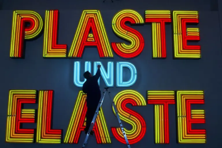 Auch-in-der-DDR-gab-es-in-den-engen-Grenzen-des-Sozialismus-Reklame-die-aber-in-den-70er-Jahren-weitgehend-zurueckgefahren-wurde