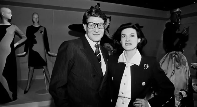 und-entwarf-1969-fuer-Yves-Saint-Laurent-Modeschmuck-kreierte-1979-ein-Tafelbesteck-und-schloss-1980-einen-Vertrag-mit-dem-Juwelierhaus-Tiffany