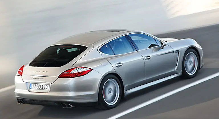 Die-Bauteile-fuer-das-Oberklasse-Auto-sollen-fast-zur-Haelfte-aus-den-Modellen-911-und-Cayenne-stammen-Die-Endmontage-des-Panamera-findet-im-Werk-Leipzig-statt
