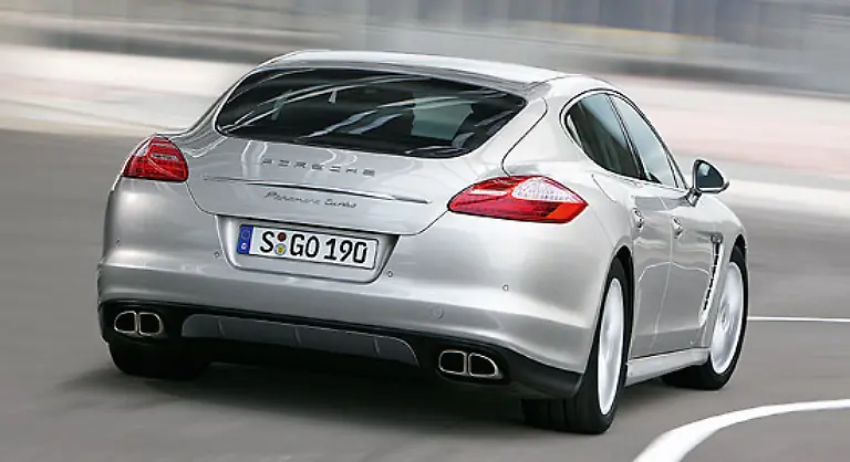 Die-Plattform-fuer-den-Panamera-wurde-am-Ende-doch-in-Eigenregie-entwickelt-Lange-wurde-ueber-eine-Kooperation-mit-Volkswagen-gesprochen-VW-stieg-dann-aber-aus
