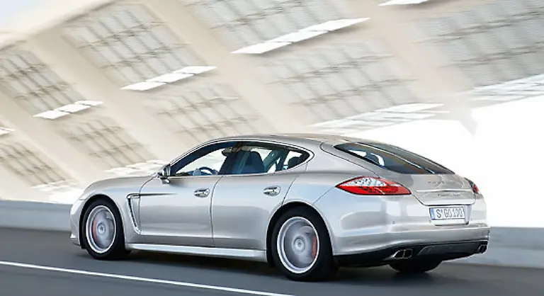 Auf-lange-Sicht-soll-der-Panamera-noch-weiter-Motoren-bekommen-Einen-Sechszylinder-Turbo-wird-es-wohl-sicher-noch-geben-Dann-vielleicht-etwas-guenstiger-als-der-Achtzylinder