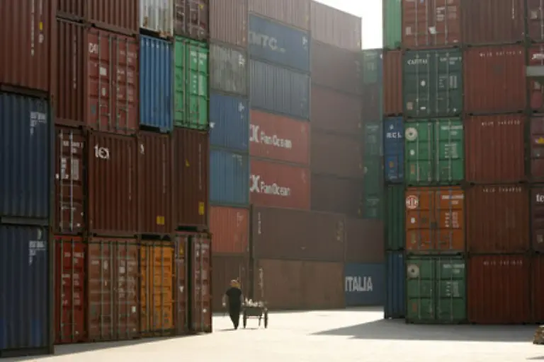 Gebremst-wurde-China-zu-Jahresbeginn-von-drastischen-Einbruechen-bei-den-Exporten