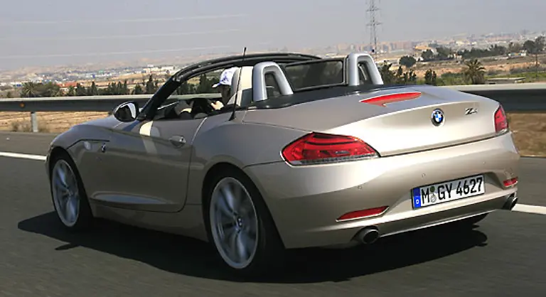 Damit-erreicht-der-Z4-bereits-die-250-Stundenkilometer-bei-denen-der-BMW-eingebremst-wird