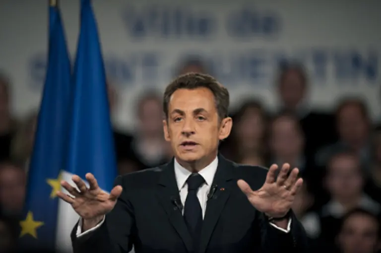 Mitte-Maerz-hatten-wuetende-Arbeiter-zwei-Sony-Manager-Serge-Foucher-Bild-und-Roland-Bentz-in-einem-Werk-bei-Bordeaux-fuer-eine-Nacht-als-Geisel-genommen