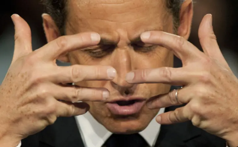 Boni-seien-nicht-hinnehmbar-wenn-ein-Unternehmen-in-Schwierigkeiten-stecke-und-bei-den-Beschaeftigten-einspare-so-Sarkozy