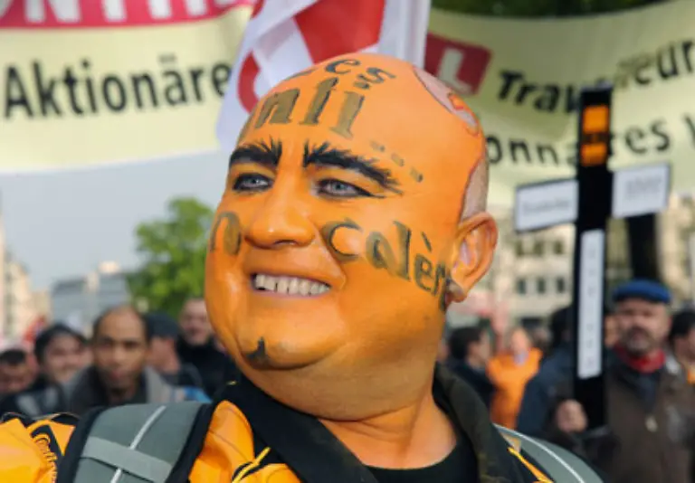 Der-Protest-richtet-sich-gegen-die-Schliessung-von-Conti-Reifenwerken-am-Stammsitz-Hannover-und-im-nordfranzoesischen-Clairoix