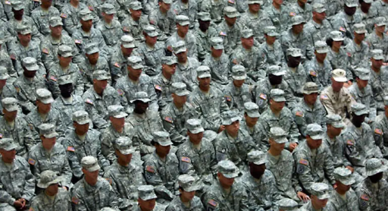 zumindest-bis-2011-bleiben-noch-zehntausende-US-Soldaten-dort