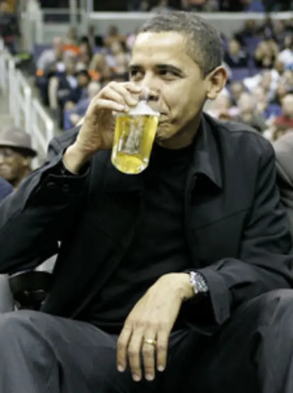 1-Maerz-Der-Praesident-goennt-sich-ein-Bier