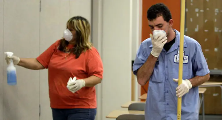 Zugleich-wird-allen-Mexiko-Reisenden-empfohlen-die-Berichterstattung-ueber-die-Schweinegrippe-genau-zu-verfolgen