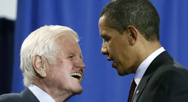 21-April-Obama-plaudert-mit-Senator-Kennedy