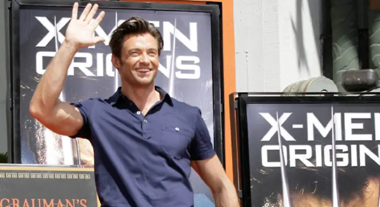 und-zu-Promotion-Zwecken-mit-Tausenden-von-JournalistInnen-redet