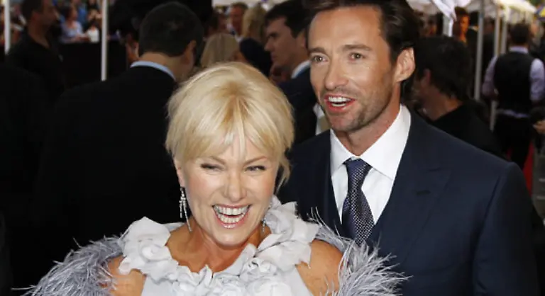 Und-wie-lebt-Ihre-Frau-damit-dass-sie-permanent-dieses-Prachtexemplar-von-Mann-neben-sich-hat-Prachtexemplar-hatte-Journalistin-vorher-im-Dictionary-nachgeschlagen