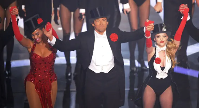 Pardon-Oberschaenkl-aehm-schtramm-what-do-you-mean-Er-laechelt-Er-hat-kein-Wort-verstanden-obwohl-er-ein-paar-Brocken-Deutsch-kann-ein-Jahr-in-der-Schule-aber-Oberschenkel-und-stramm-eben-nicht