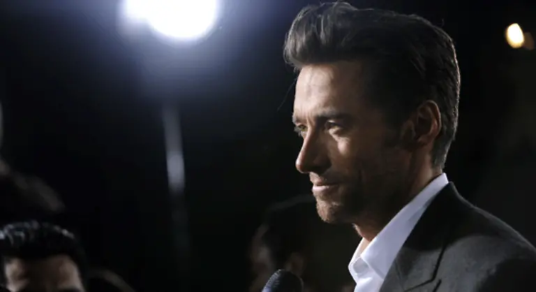 Die-Journalistin-wird-wieder-rot-denn-sie-luegt