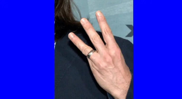 Ach-ja-der-Film-jetzt-bloss-nicht-abschweifen-die-Pressefrau-signalisiert-auch-schon-Noch-drei-Minuten