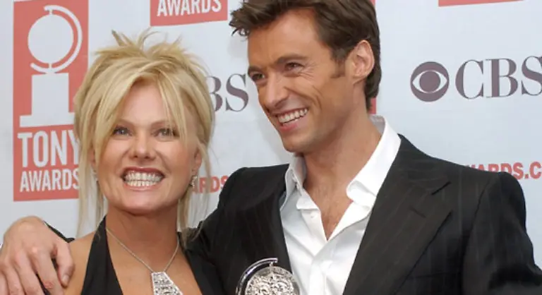 und-selbst-wenn-man-ihn-auf-diesen-unglaublichen-Koerper-seinen-Koerper-anspricht-sagt-er-Ach-der-ist-doch-nur-dazu-da-meine-Frau-an-meiner-Seite-noch-besser-aussehen-zu-lassen