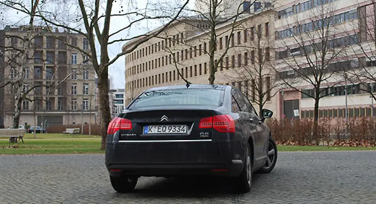 Das-sind-ganz-ordentliche-Werte-fuer-ein-Auto-dieser-Groesse-Dabei-emittiert-der-Zwei-Liter-Diesel-153-Gramm-CO2-pro-Kilometer