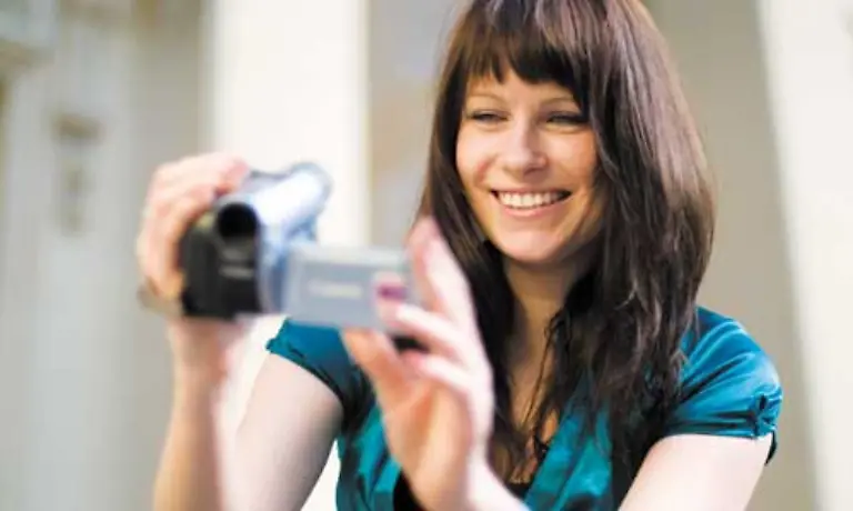 Moderne-Kameras-sind-einfach-zu-bedienen