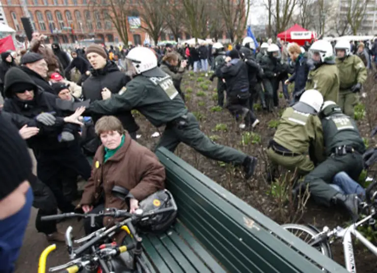 Waehrend-einer-Demonstration-in-Berlin
