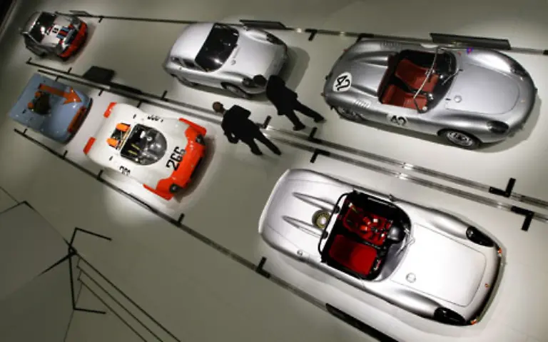 Ein-Nein-der-Porsche-Familie-zu-einer-Uebernahme-durch-Volkswagen-verhindert-zwar-eine-schnelle-Machtverschiebung-doch-koennen-die-Zuffenhausener-dann-nicht-die-Haende-in-den-Schoss-legen