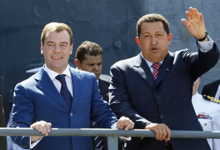Im-Grunde-sei-Medwedew-ein-blasser-Praesident-ohne-eigene-Machtbasis-der-bis-jetzt-keinen-echten-aussenpolitischen-Akzent-gesetzt-habe-133-hier-mit-Venezuelas-Praesident-Hugo-Chvez