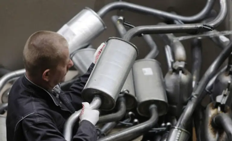 17-September-2007-Der-VW-Betriebsrat-reicht-beim-Arbeitsgericht-Stuttgart-Klage-gegen-Porsche-ein-Die-Mitbestimmungsvereinbarung-der-neuen-Porsche-Holding-gehe-zulasten-der-VW-Belegschaft