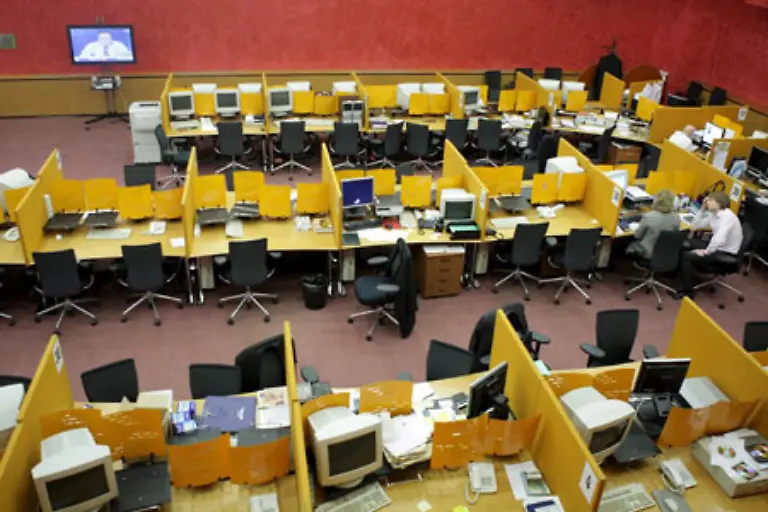 133-und-die-fortdauernde-Wirtschaftskrise-sorgten-dafuer-dass-er-als-Krisenmanager-auf-der-Kommandobruecke-blieb-Die-Moskauer-Boerse-musste-mehrfach-ihren-Handel-aussetzen