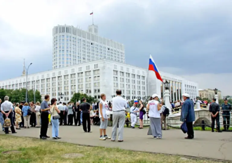 Putin-bewies-zu-dieser-Zeit-dass-erstmals-in-der-Geschichte-Russlands-entscheidende-Weisungen-nicht-mehr-aus-dem-Kreml-sondern-aus-dem-Weissen-Haus-am-Ufer-der-Moskwa-kamen-wo-der-Regierungschef-sitzt