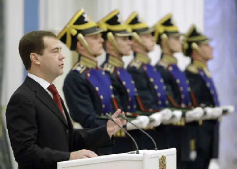 Und-er-stoppte-die-unter-Putin-verschaerften-Medien-und-Extremismusgesetze-Auf-seine-Initiative-wurde-auch-das-Gesetz-zur-Parteienregistrierung-ein-wenig-gelockert