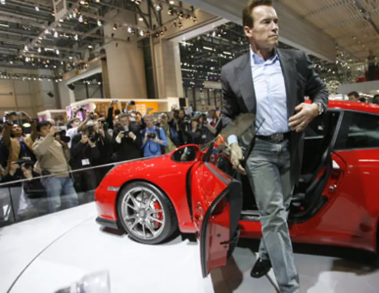 25-Maerz-2009-In-letzter-Minute-erhaelt-Porsche-neue-Kredite-ueber-zehn-Mrd-Euro-um-damit-faellige-Verbindlichkeiten-in-gleicher-Hoehe-zu-tilgen-Um-sich-den-Zugang-zum-Kapitalmarkt-zu-erleichtern-will-Porsche-seine-Bonitaet-erstmals-von-Ratingagenturen-pruefen-lassen