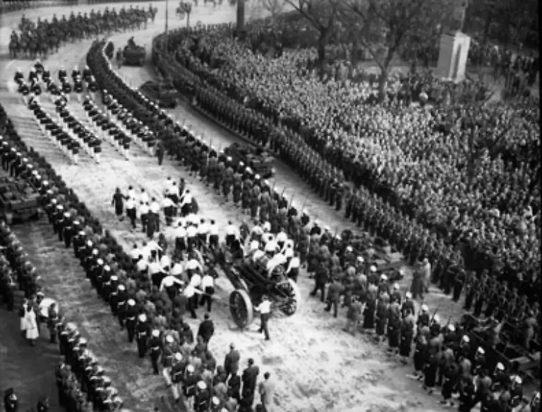 Millionen-Menschen-reagieren-fassungslos