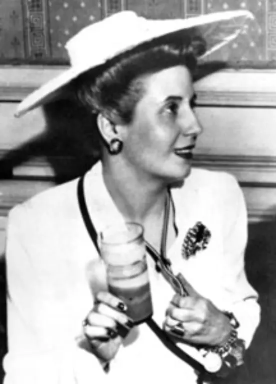 So-sehr-sie-vor-allem-nach-ihrem-Tod-geliebt-wurde-so-umstritten-und-widerspruechlich-war-Eva-Pern-zu-ihrer-Lebzeit-So-trat-sie-effektiv-fuer-die-Rechte-der-Frauen-ein