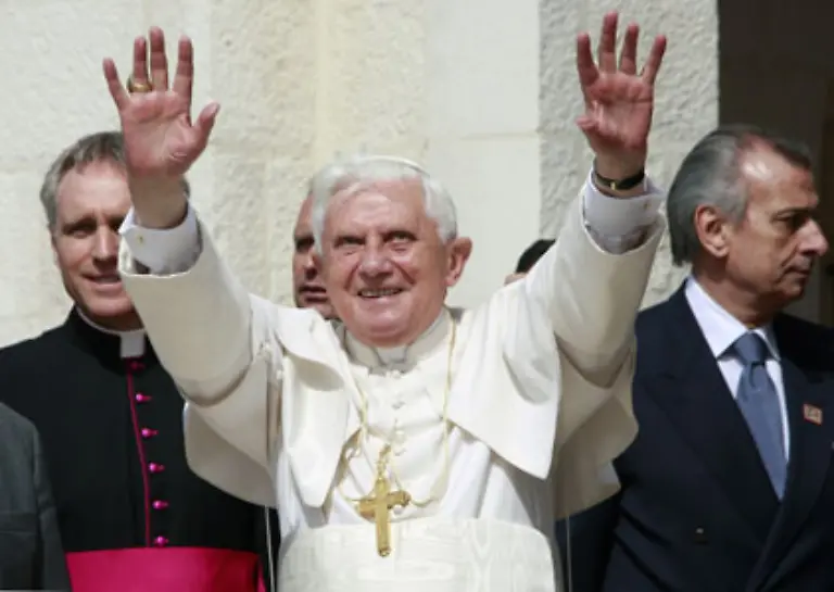 Vatikan-Sprecher-Federico-Lombardi-will-die-neuen-sanften-Toene-aber-nicht-als-einen-Wandel-im-Denken-des-deutschen-Pontifex-ansehen-133