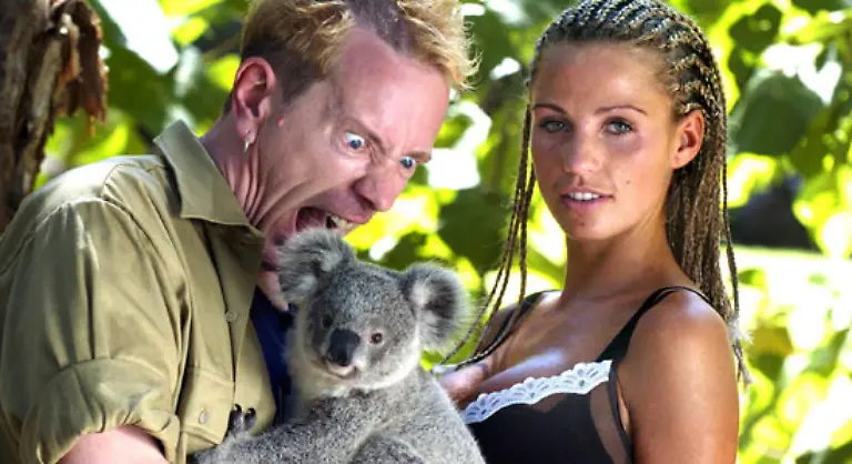 Das-Paar-lernte-sich-2004-in-der-Reality-Show-I-m-A-Celebrity-Get-Me-Out-Of-Here-dem-englischen-Pendant-zu-Ich-bin-ein-Star-holt-mich-hier-raus-kennen-und-ist-dem-Fernsehen-seitdem-stets-treu-geblieben
