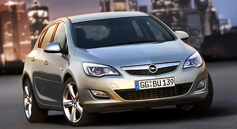 Lange-hat-Opel-die-Oeffentlichkeit-auf-die-Folter-gespannt-Jetzt-zeigen-die-Ruesselsheimer-die-ersten-Bilder-vom-neuen-Astra