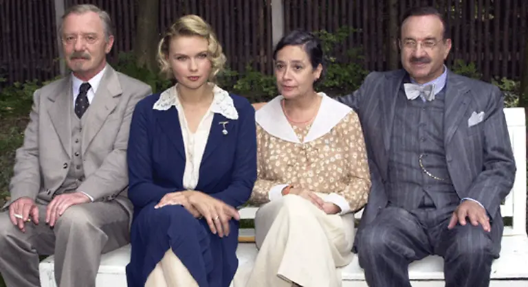 Ihr-ist-es-gelungen-mit-ganz-wenigen-Mitteln-ganz-grosse-Wirkung-zu-erzielen-wuerdigte-sie-der-Regisseur-Heinrich-Breloer