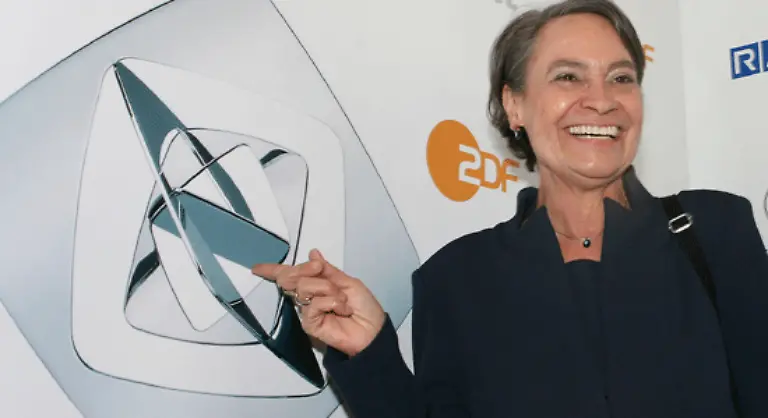 spaeter-eine-vom-Krebs-gezeichnete-Frau-in-Marias-letzte-Reise-2005