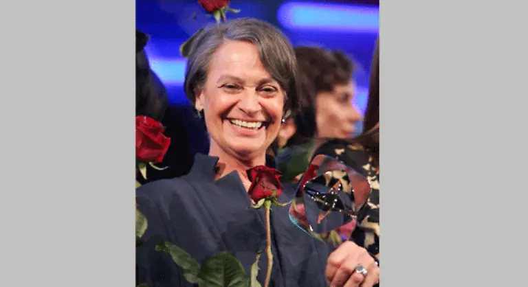 Ihre-Wandlungsfaehigkeit-bescherte-der-Kuenstlerin-die-in-Hamburg-und-Wien-lebte-gerade-in-juengster-Zeit-zahlreiche-Auszeichnungen-bis-hin-zum-renommierten-Grimme-Preis