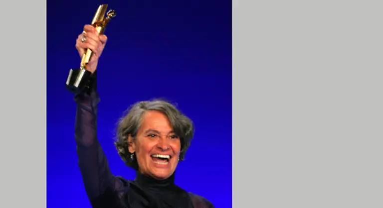 Sie-selbst-sah-das-ein-wenig-mit-Erstaunen-Ich-mache-den-Beruf-jetzt-seit-ueber-40-Jahren-und-ploetzlich-tun-alle-so-als-waere-ich-vom-Himmel-gefallen-sagte-Bleibtreu-einmal